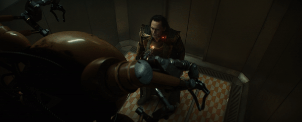Loki tập 1 ảo diệu như WandaVision, thánh lừa bị chốt ngay vào mồm rồi không mảnh vải che thân - Ảnh 4.