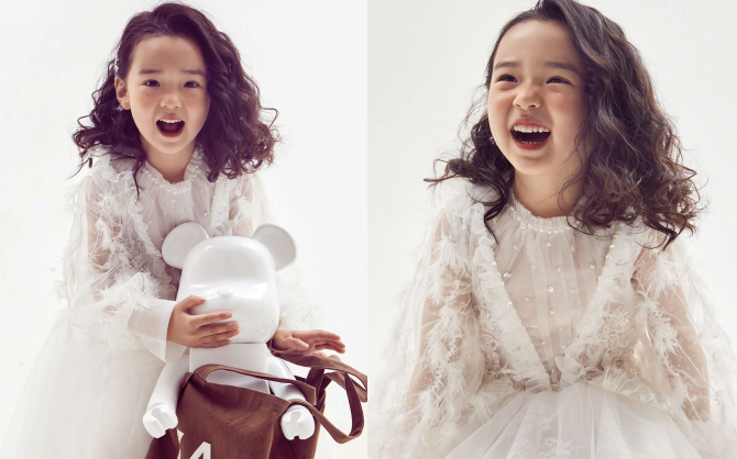 Tiểu công chúa 5 tuổi với visual xinh như thiên thần nhà &quot;Điêu Thuyền&quot; Đổng Tuyền khiến cả Weibo &quot;lịm tim&quot; với bộ ảnh mới