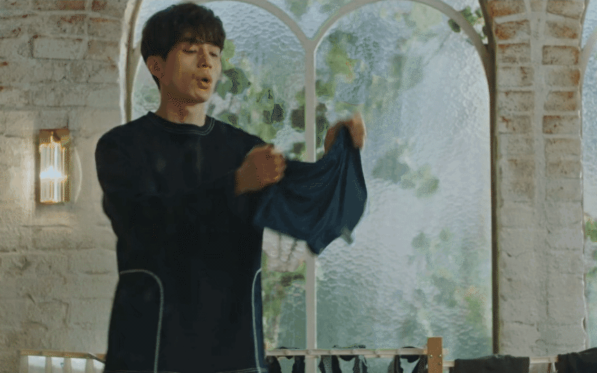 Loạt sạn phim Hàn khiến người xem cạn lời: Hoảng nhất là màn biến màu đồ lót của Lee Dong Wook