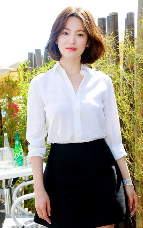 Song Hye Kyo “đại náo” Cannes: Giản dị mà vẫn đẹp ngất, “nấm lùn” so kè với Chương Tử Di, lu mờ cả Huỳnh Hiểu Minh - Ảnh 10.