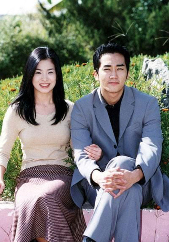 Tình duyên của Song - Song sau 2 năm ly hôn: Đều bị đồn ngoại tình, Hyun Bin, Song Seung Hun và nữ thần Hậu Duệ Mặt Trời dính líu? - Ảnh 11.