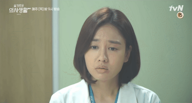 Nàng Đông bị xô ngã thô bạo ở hậu trường Hospital Playlist 2, Yoo Yeon Seok có cách xử lý siêu ngọt ngào! - Ảnh 9.