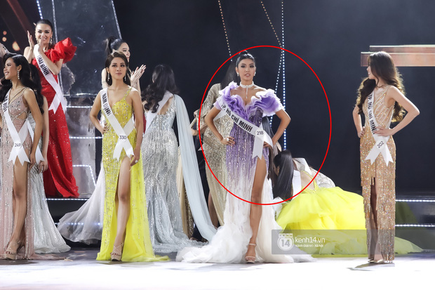 Cận cảnh Hương Ly ngất xỉu, được bế vào tận hậu trường Chung kết Miss Universe Vietnam 2019 - Ảnh 1.