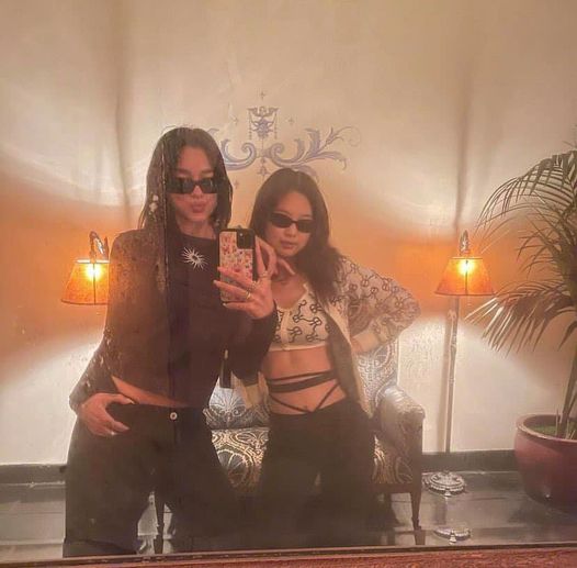 Jennie và Rosé đột kích phòng thu một producer từng kết hợp với Ariana Grande, Taylor Swift, ủ mưu màn collab khủng nào đây? - Ảnh 9.
