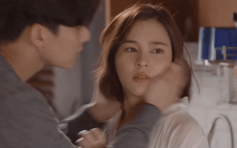 Sam Sam bản Thái chưa chốt nổi lịch chiếu, Aom đã tái xuất ở drama báo thù có trailer đấu đá khét lẹt