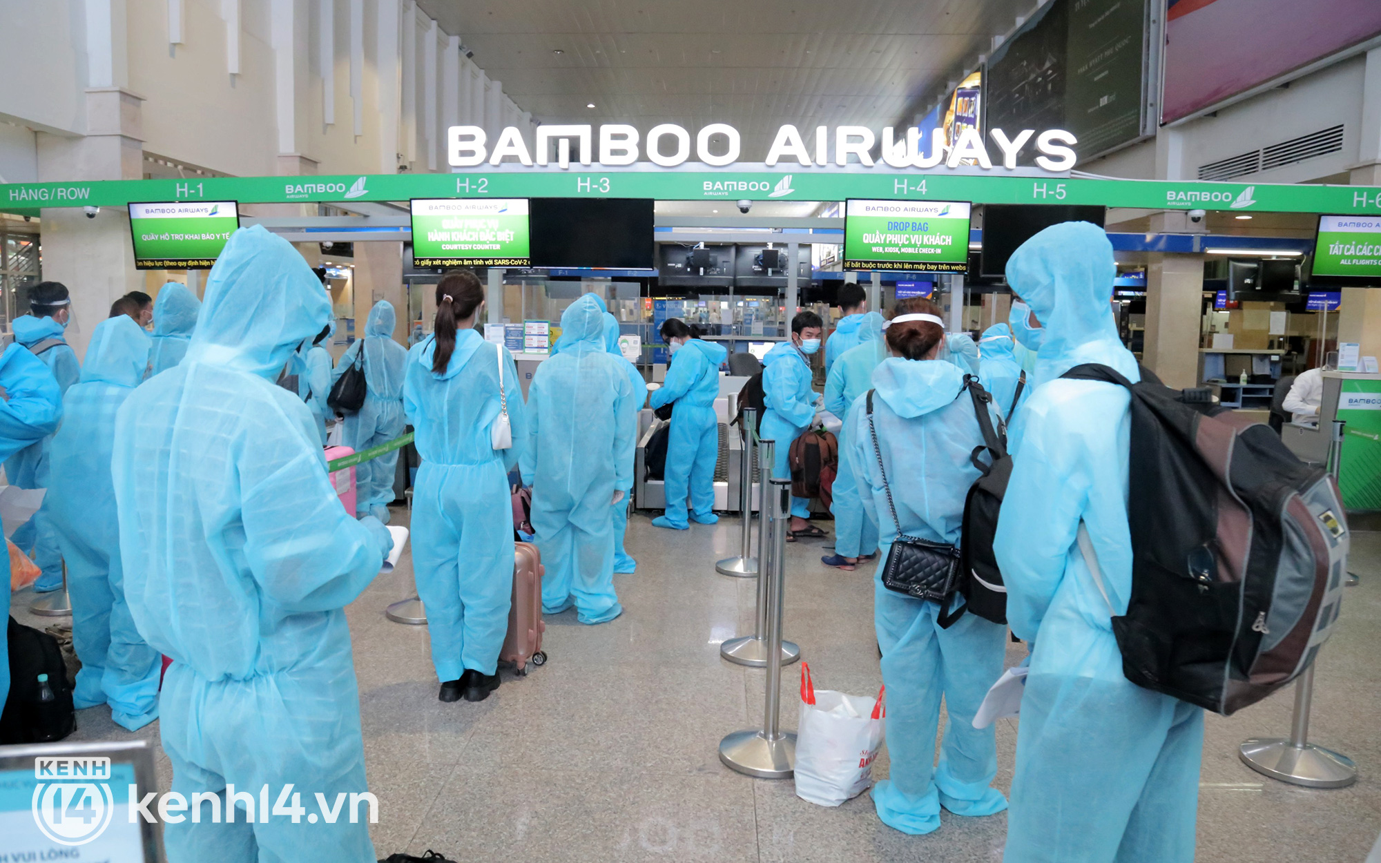 Bình Định tiếp tục đưa 950 công dân rời TP.HCM về quê trên 5 chuyến bay miễn phí