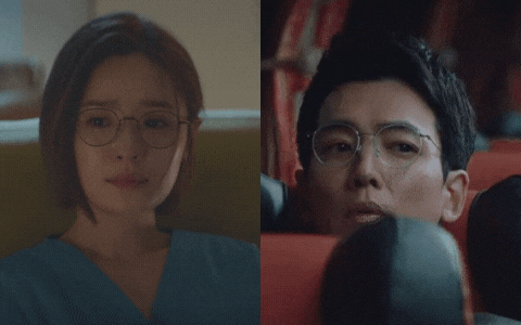 Hospital Playlist 2 tập 8: Song Hwa suy sụp vì mẹ bệnh nặng, cặp đôi Bồ Câu Jun Wan - Ik Sun chính thức tái ngộ sau bao năm lưu luyến!