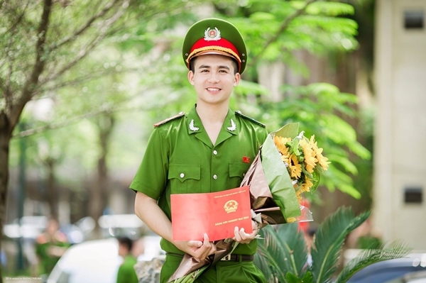 Điểm danh các trường Đại học có đồng phục xịn xò nhất Việt Nam, 1 trường từng gây bão vì nữ sinh giống idol Kpop - Ảnh 1.