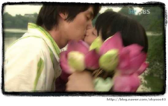 Lee Dong Wook hóa ra từng lấy vợ Việt Nam, hẹn hò bằng xích lô còn dùng hoa sen để tỏ tình mới chất - Ảnh 4.
