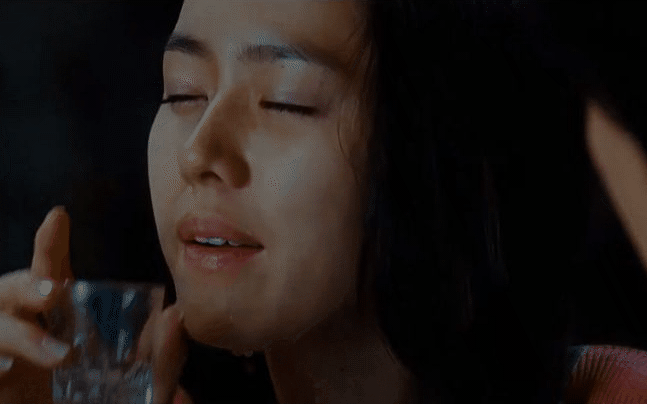 Ngã ngửa với thời gian quay cảnh hôn phim Hàn: Son Ye Jin vật lộn 48 giờ với màn &quot;mớm rượu&quot; Jung Woo Sung