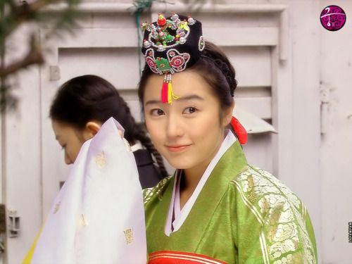 10 mỹ nhân thống trị phim Hàn thập niên 2000: Song Hye Kyo gây bão toàn Châu Á, Lee Young Ae cân đủ loại vai - Ảnh 20.