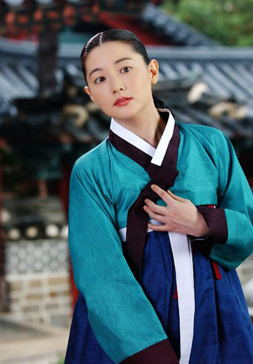 10 mỹ nhân thống trị phim Hàn thập niên 2000: Song Hye Kyo gây bão toàn Châu Á, Lee Young Ae cân đủ loại vai - Ảnh 1.