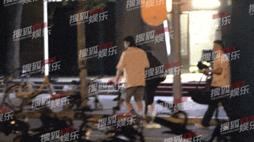 Xôn xao ảnh Trần Khôn cõng bạn trai say khướt trên lưng, netizen ngã ngửa vì thân phận thật sự của người tình bí ẩn - Ảnh 5.