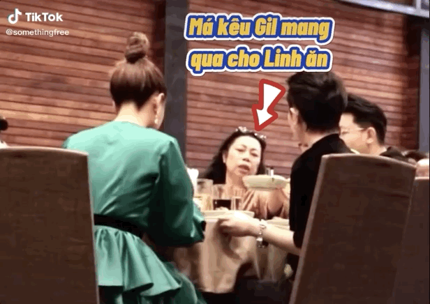 Hot lại clip Gil Lê và Hoàng Thuỳ Linh ăn chung bàn với phụ huynh, cả vựa cẩu lương và thái độ của bố mẹ gây sốt - Ảnh 3.