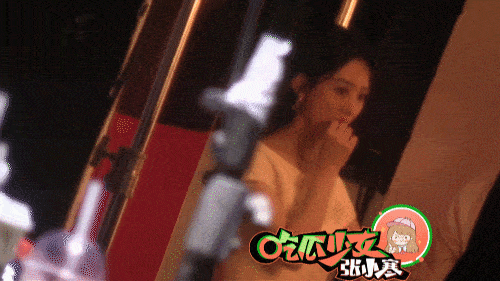 Triệu Lệ Dĩnh lộ diện sau tin đồn hẹn hò Vương Nhất Bác: Visual đỉnh của chóp nhưng thái độ ra sao? - Ảnh 5.