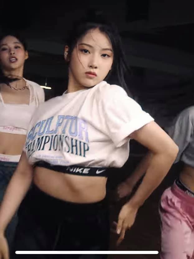JYP tung ảnh hé lộ nhan sắc nhóm nữ mới gây thất vọng, ai ngờ quay xe đăng clip nhảy visual đẳng cấp hơn hẳn - Ảnh 10.