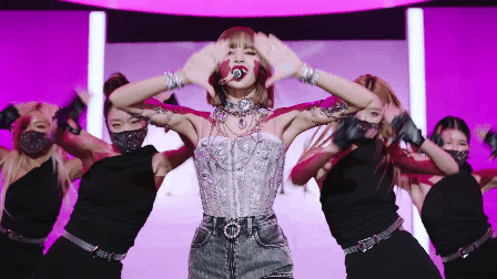 YG tung stage đặc biệt cho LALISA: Đèn đóm xịn xò hết cỡ, màn đổi outfit trên sân khấu của Lisa chính là điểm nhấn! - Ảnh 2.