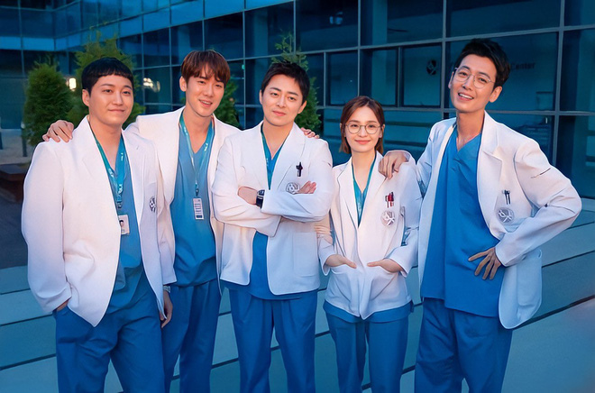Kim Seon Ho át vía dàn cast Hospital Playlist ở BXH diễn viên tháng 9, Shin Min Ah cũng theo sát crush luôn - Ảnh 3.