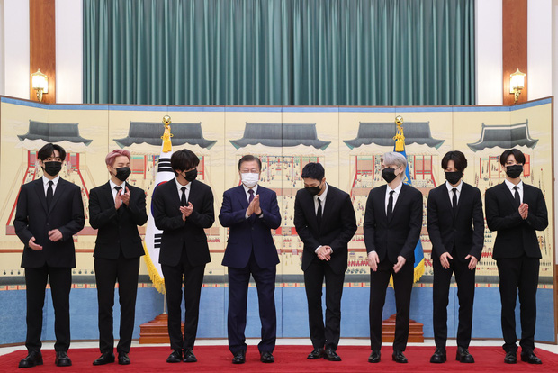 1 tuần bận rộn của đặc phái viên BTS: Sát sao bên Tổng thống Hàn Quốc, diện kiến Tổng Thư ký LHQ, trình diễn tại Đại hội đồng! - Ảnh 3.