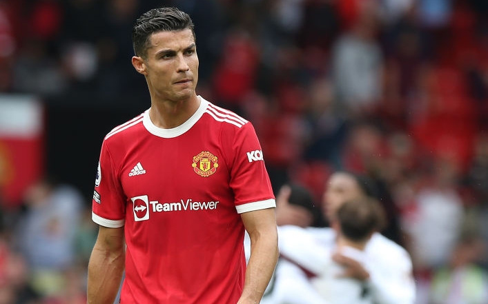 Ít phút sau khi MU nhận thất bại đáng quên, Ronaldo khiến các fan choáng váng bằng quả lỗi &quot;to tướng&quot; trên MXH