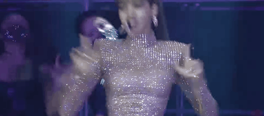 Soi hậu trường quay MONEY: Lisa “đùa với lửa” chứng minh YG nói không với kỹ xảo, bồi hồi nhớ lại địa điểm từng quay MV debut cực hot - Ảnh 3.