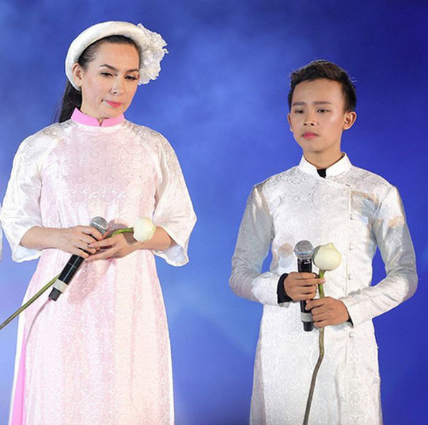 Phi Nhung nhận nuôi Hồ Văn Cường: Ước mơ của tôi là con được tiếp tục đi học - Ảnh 8.