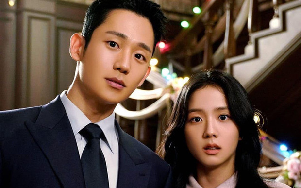 Jisoo - Jung Hae In nắm tay nhau lên Top 1 Trending Twitter thế giới, &quot;nhà trai&quot; còn lên đời nhờ một chi tiết này trên Instagram!