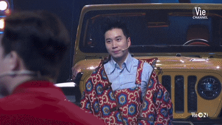 Clip không lên sóng: Hé lộ lý do Karik khóc nức nở trên vai Wowy tại Rap Việt - Ảnh 2.