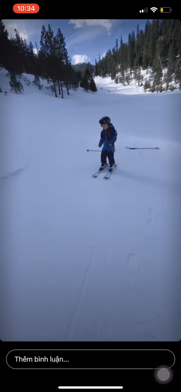 Cưng khó tả loạt ảnh Phạm Hương vi vu tại Mỹ: Quý tử 3 tuổi gây sốt với khả năng trượt tuyết cực đỉnh, cậu út thu hút bởi 1 điều - Ảnh 3.