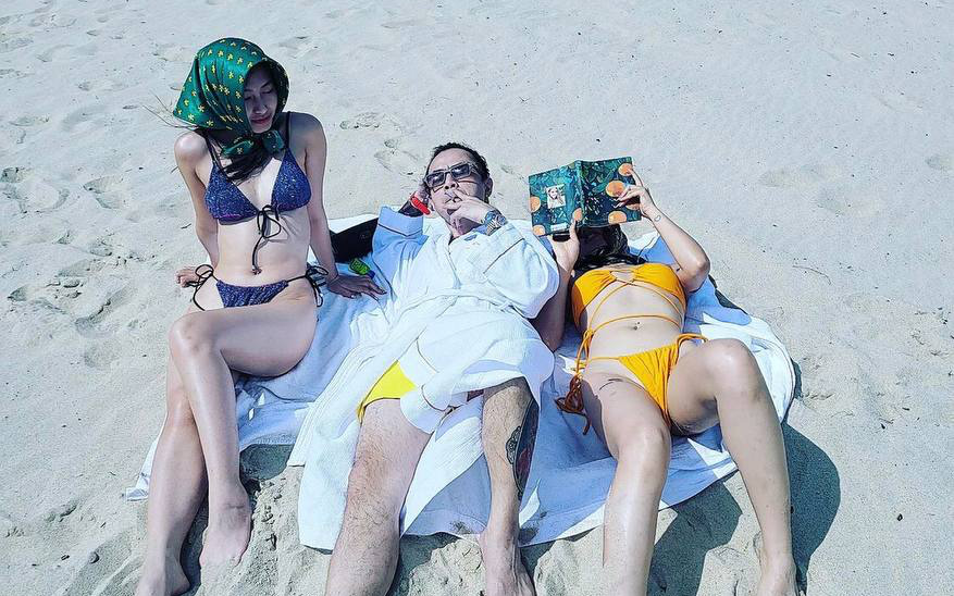 Binz có bồ rồi nhưng vẫn khoe ảnh cùng 2 nàng diện bikini nóng bỏng, sợ &quot;nóc nhà&quot; Châu Bùi nên xoá vội?