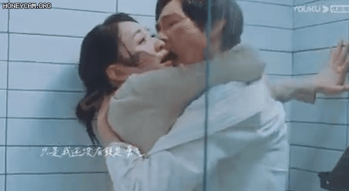 Choáng với màn cưỡng hôn của Chung Hán Lương ở phim mới, anh chú bạo cỡ nào mà khiến bạn diễn rụng rời suýt xỉu? - Ảnh 3.