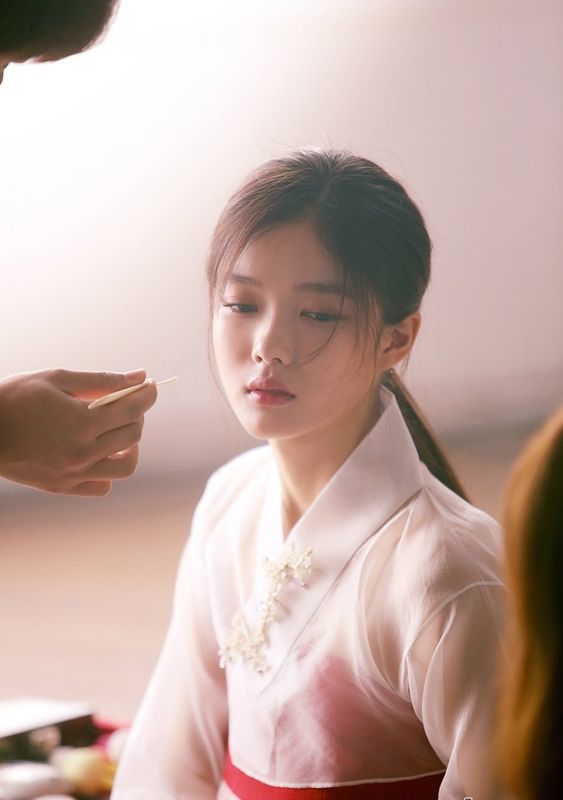 Năm mới cùng ngắm những nữ thần Hanbok xứ Hàn: Suzy - Kim Yoo Jung quá đẹp nhưng không thể vượt qua tường thành Lee Young Ae - Ảnh 19.