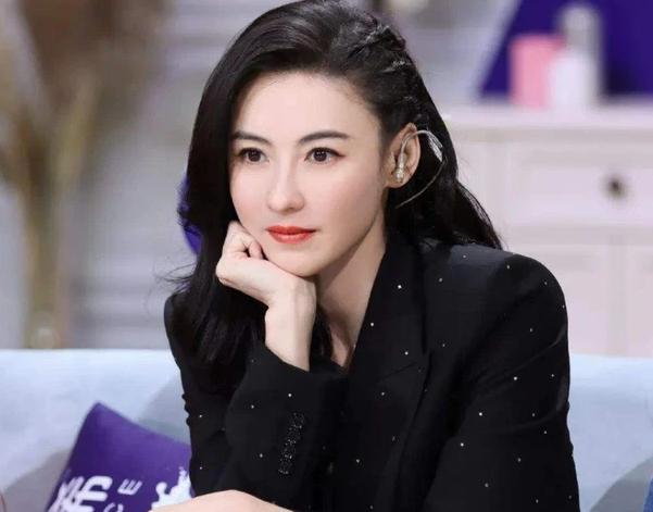 Biết tin Trương Bá Chi chuyển nhà, bố Tạ Đình Phong khuyên nhủ 1 câu khiến nữ diễn viên khóc nghẹn - Ảnh 2.
