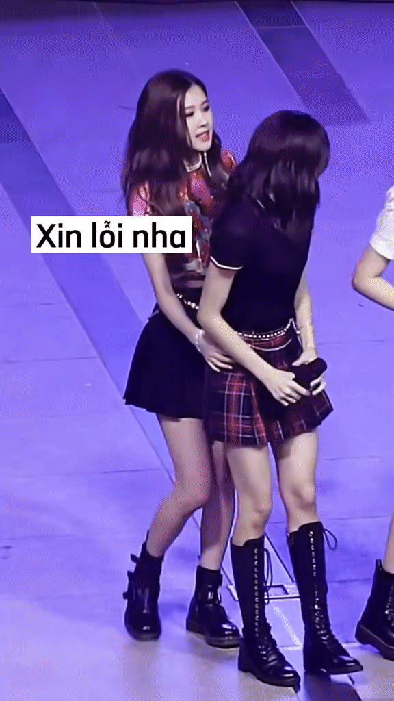 Lisa (BLACKPINK) giận Rosé ra mặt ngay trên sân khấu, lý do là gì mà lại khiến Jennie đứng cười? - Ảnh 5.