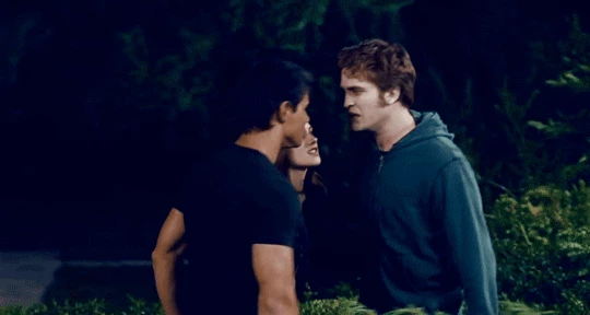 3 đặc quyền cực xịn Edward dành cho Bella trong Twilight, chàng Jacob có mơ cũng không làm nổi: Điều cuối anti-fan cũng phải gật gù! - Ảnh 1.