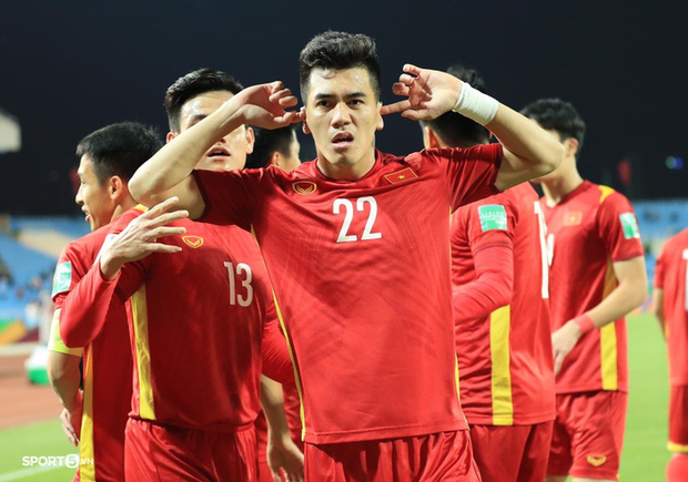 Việt Nam thắng đậm 3-1, mạng xứ Trung xuất hiện nhiều bình luận nhận vơ cầu thủ áo đỏ là đội mình! - Ảnh 1.