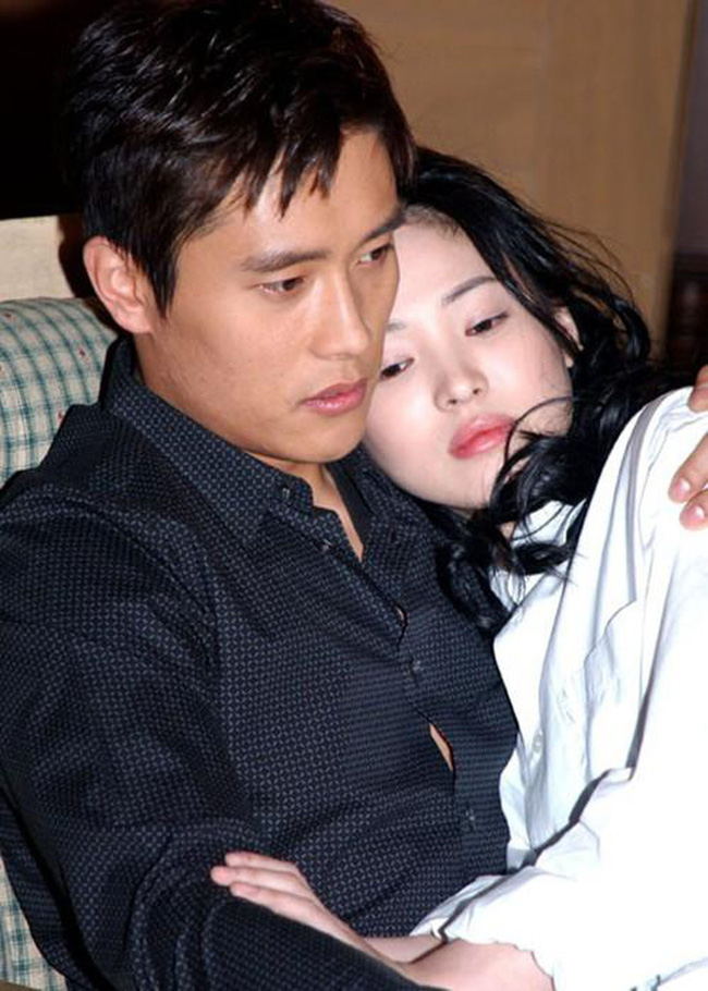 Song Hye Kyo bỗng được thương cảm: 2 tình cũ Lee Byung Hun và Hyun Bin đều kết hôn với mỹ nhân đình đám, riêng cô vẫn lẻ bóng 1 mình - Ảnh 9.