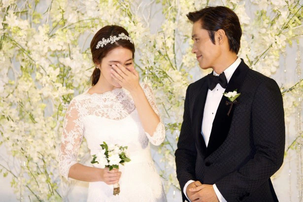 Song Hye Kyo bỗng được thương cảm: 2 tình cũ Lee Byung Hun và Hyun Bin đều kết hôn với mỹ nhân đình đám, riêng cô vẫn lẻ bóng 1 mình - Ảnh 12.
