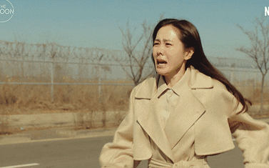 Cảnh bi thương nhất của Son Ye Jin - Hyun Bin ở Crash Landing On You: Cảm ơn vì ở ngoài đời anh chị đã hạnh phúc!