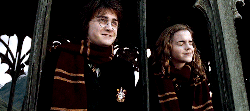 Bị hỏi liệu có từng yêu Emma Watson, Harry Potter mượn 1 từ đáp trả cực sốc, ai ngờ lộ quá khứ rung động chớp nhoáng? - Ảnh 2.