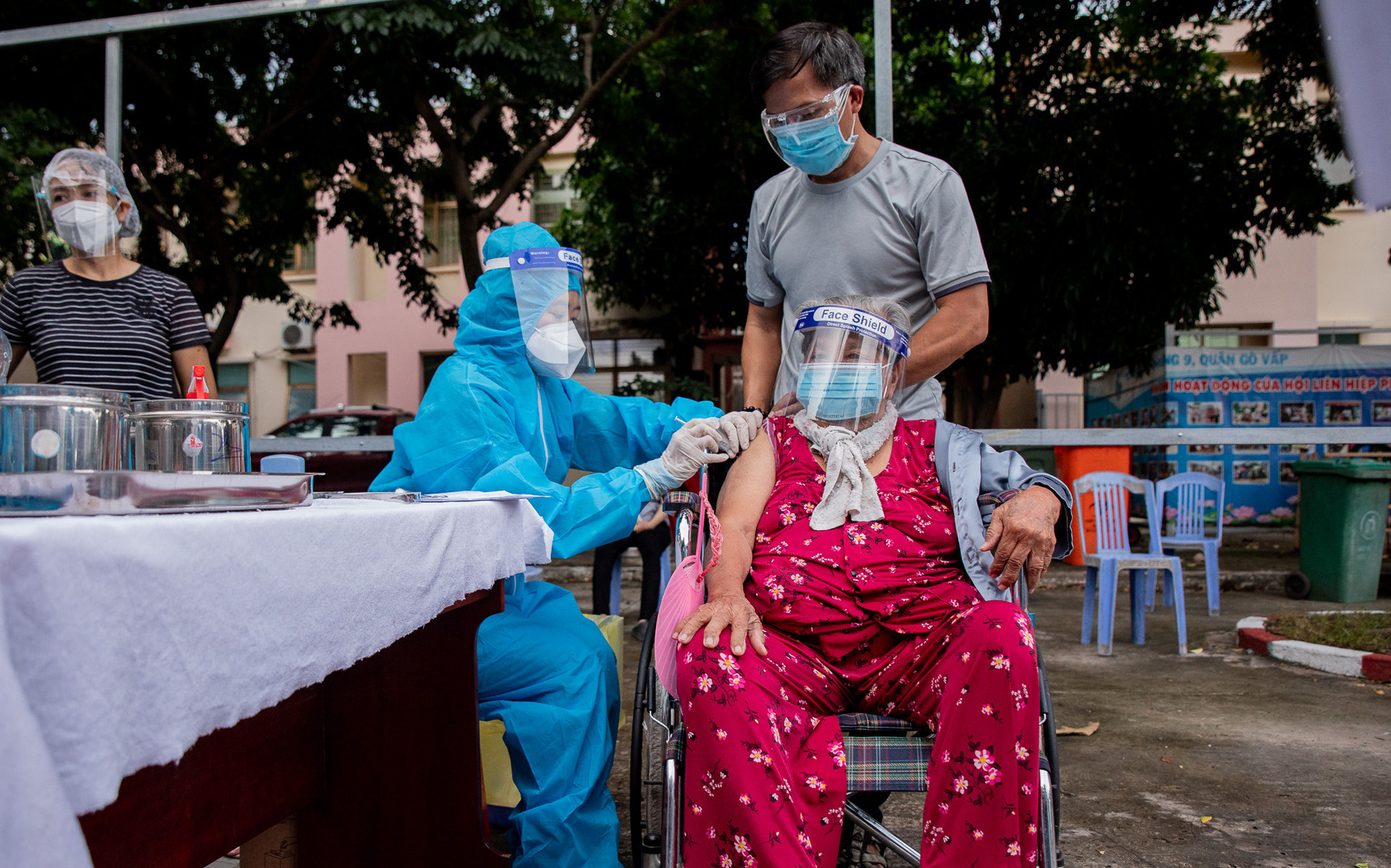 Diễn biến dịch ngày 2/2: Việt Nam đã ghi nhận 185 ca mắc nhiễm biến chủng Omicron, có hơn 2 triệu bệnh nhân được chữa khỏi