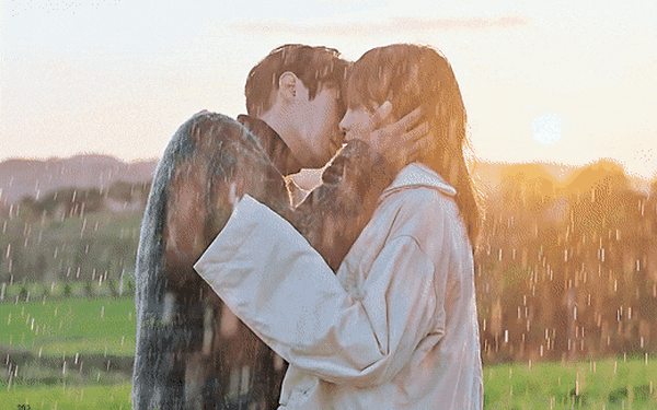 Ngất lịm với 3 cảnh hôn “mlem” nhất phim Hàn đầu 2022: Son Ye Jin thua xa cặp gà bông Our Beloved Summer - Ảnh 5.