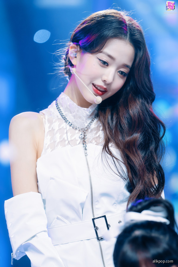 Yuna (ITZY) và chiếc fancam 13 giây khiến netizen đứng hình: Đẳng cấp visual hàng đầu Gen 4 là đây, Wonyoung (IVE) sao làm lại? - Ảnh 7.