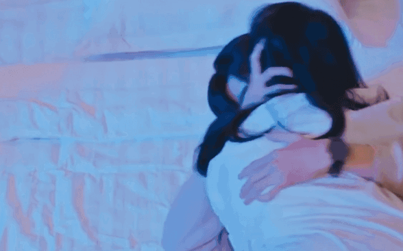 Cặp đôi “khai pháo” đầu năm với cảnh giường chiếu cực cuốn: Nhà gái thoát kiếp “em gái mưa” ngoạn mục nhưng bạn trai đơ thế kia?