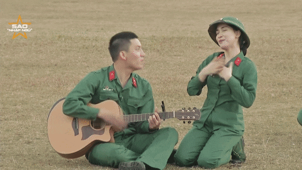 Sao Nhập Ngũ tung clip chưa lên sóng của Hòa Minzy - Anh Tú nhưng biểu cảm phấn khích của Trung đội trưởng mới chiếm spotlight - Ảnh 3.