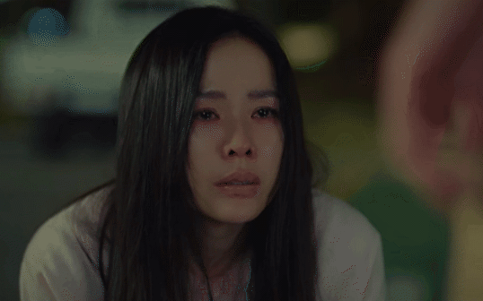 Tuổi 39 tập 6 đẫm nước mắt: Son Ye Jin quỳ gối khóc lóc cầu xin bà cả, ngất lịm giữa đường chỉ vì bạn thân
