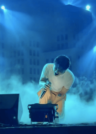 Xót xa: hậu Covid-19, Hoàng Dũng chới với khi lên nốt cao, thở dài quăng micro xuống sàn sân khấu và giơ tay lên trời đầy bất lực! - Ảnh 5.