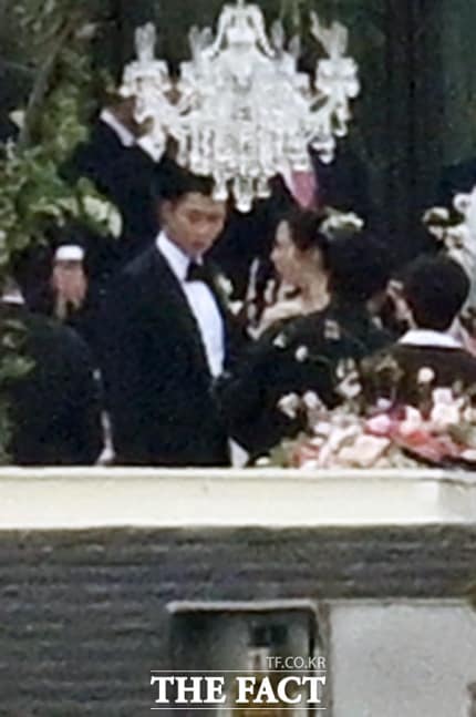 Toàn cảnh siêu đám cưới Hyun Bin và Son Ye Jin: Cô dâu bật khóc thề nguyện, Yoona và dàn sao khủng chụp ảnh kỷ niệm, Song Joong Ki và dàn siêu xe chiếm spotlight - Ảnh 35.
