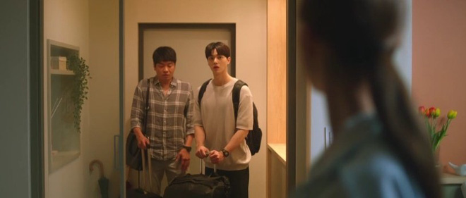 Park Min Young dẫn tới 2 trai lạ về sống chung, bị bồ cũ bắt tại trận còn đòi đánh ghen, ủa gì đây? - Ảnh 4.
