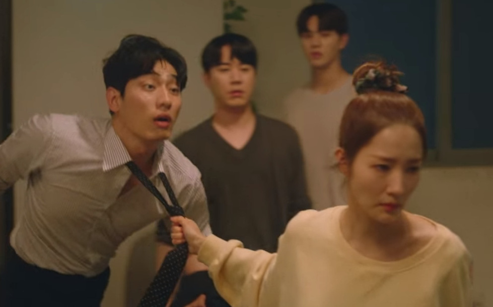 Park Min Young dẫn tới 2 trai lạ về sống chung, bị bồ cũ bắt tại trận còn đòi đánh ghen, ủa gì đây?